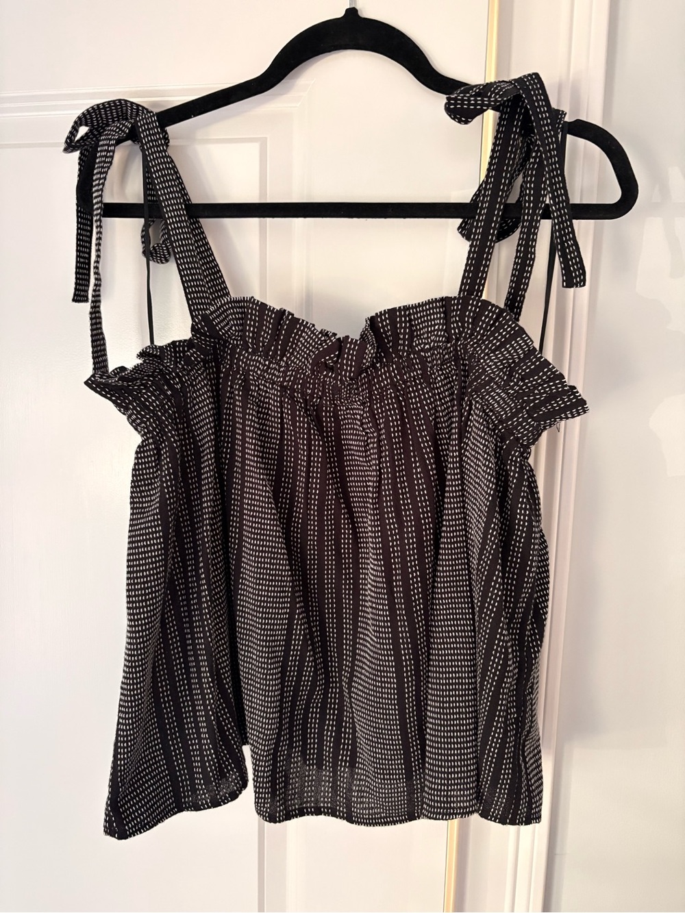 NWT H&M Black and White Swing Top
